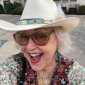 Meet your Posher, Lynda